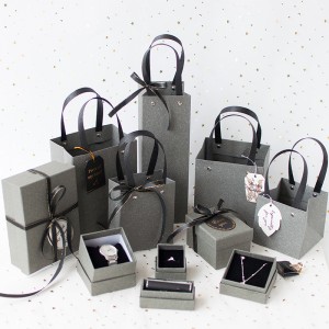 Brugerdefineret håndlavet kartonpapir smykker emballage til vedhæng