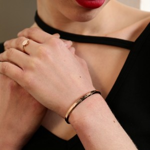 Rustfrit stål åbning bogstaver armbånd