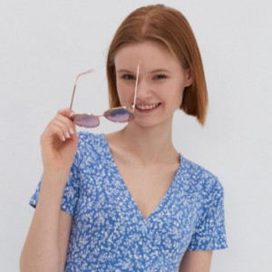 Mini Længde Wrap Around Neckline Short Sleeve Floral Dress