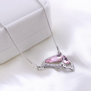 Butterfly-formet østrigsk krystal halskæde