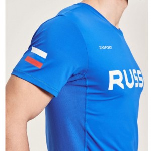 Træning T-shirt lavet af fugt-wicking stof