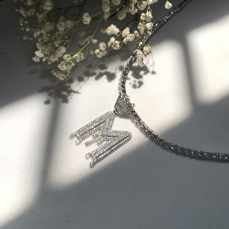 Vedhængnyligt designet bogstaver indlagt med zircon pendant smykker mode smykker
