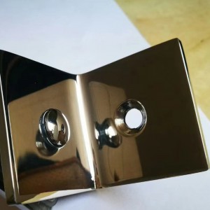 90 grader brusebad badeværelse glasdør firkantet klip