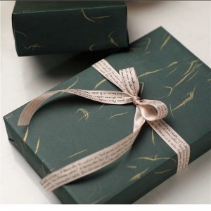 CMYK Printing Paper avis håndværk papir brugerdefineret indpakning papir vinindpakning papir til bryllup eller fest til gaver