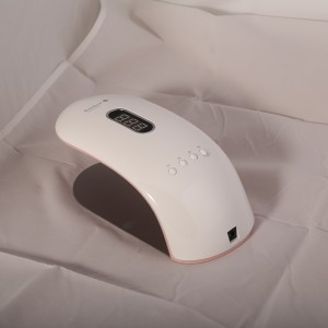 Kvinde kan holde halvdelen af ​​himmellysbehandlingslampen Rainbow 2