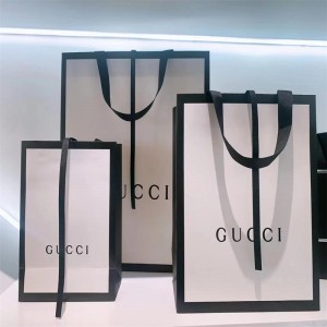 Tilpasset emballagepose Farverig taske Gavepose indkøbspose håndtaske emballage taske eksklusivt logo 5-farvet udskrivning papirpose kraft taske