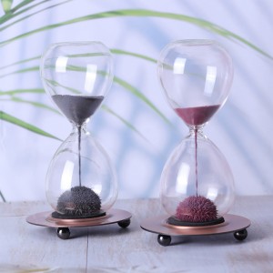 Engros kreativ desktop dekoration magnetisk sand timer gave rund metalbase magnetisk timeglas