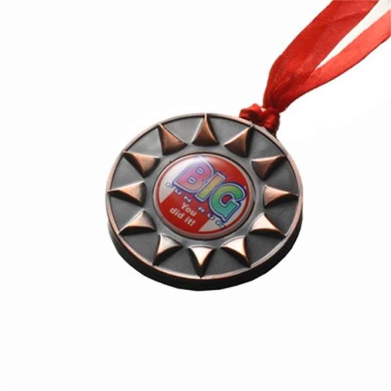 Udfordringsmedalje Brugerdefineret fodboldfodbold Volleyball Running Metal Medals Sports Rotary Medal