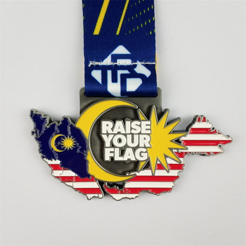 Gold Silver Bronze Belated Medal the Perfect Gift Guide til Holiday Corporate Event Awards