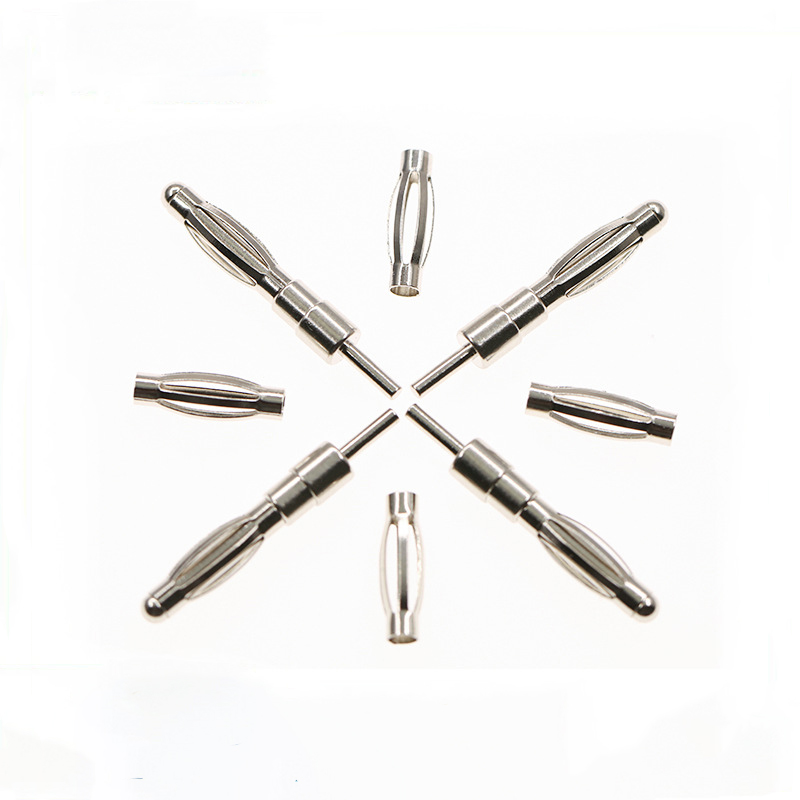 bananstik og stikkontakt