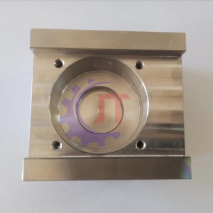 X187B621H01 X182A995H02 M701C Se M604 Lower Guide Dies Block med 2-D6,0 mm huller&2-M4 TAP for dækning M604 (J) L=104/96.6mm W=60/54mm H=47/15mmm