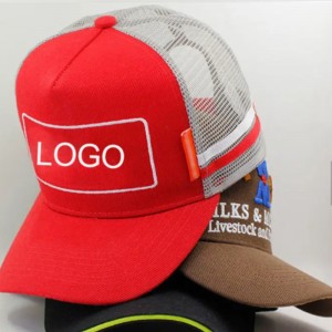 Brugerdefineret 3D -broderi 5 paneler ud af døren baseball sport cap trucker cap mesh hat