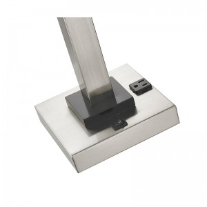 Enkeltnatstands bordlampe i værelsesrummet