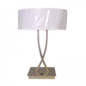 To lette antik sølv finish skrivebordslampe med en på/off rocker switch på værelse