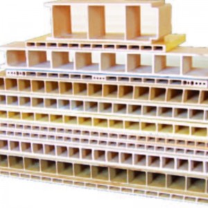 Plastikekstruderingsform med bred dør