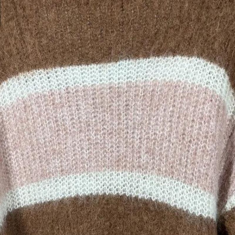 Kvinders mohair -stripetstrikbeklædningstrøje sweater