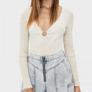 Kvindemode strikket sweater med langærmet og knapper