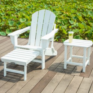 Courtyardstole lavet af HDPE