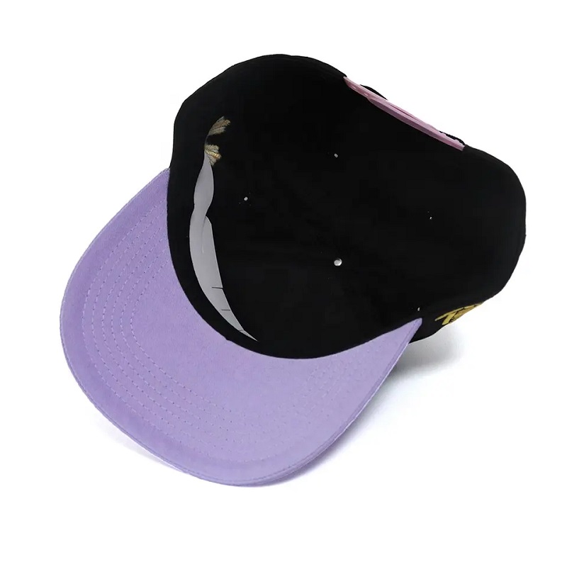 Ny ankomstkontrastfarve sort og lilla brugerdefineret farve 5 panel broderi logo baseball cap sport hatte til voksne