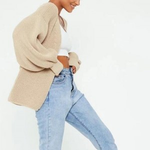 Strikket cardigan med lange ballonærmer og en åben front