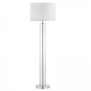 Hotel Metal Floor Lampe med poleret krom finish ved sofa ved siden af ​​i værelse
