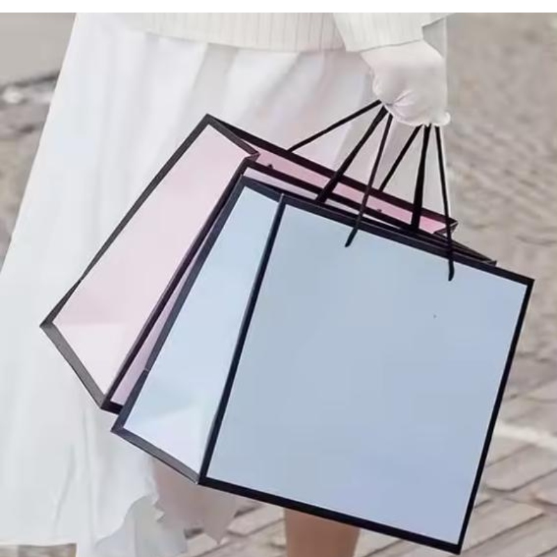 Brugerdefineret luksus tøj detailpakning taske hvid gavepose Bolsas de papel shopping emballage papirposer med håndtag til tøj