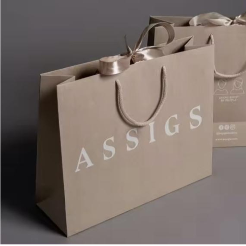 Brugerdefineret luksus tøj detailpakning taske hvid gavepose Bolsas de papel shopping emballage papirposer med håndtag til tøj