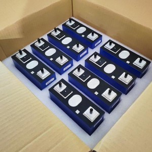 Svolt 106AH LFP Batteri 3.2V 100AH ​​LifePO4 Prismatisk batteri Celle Genopladeligt lithiumjernphosphatbatteri til 12V 24V 48V Solar Energy Storage Battery Pack