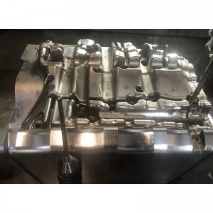 Trykstøbeform til biler