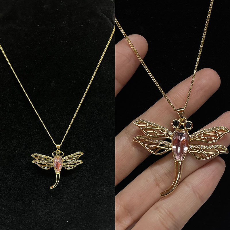 Elegant Dragonfly vedhæng halskæde med lyserød krystal- og rhinestone -accenter, guld-Belagt med indviklede filigranvinger