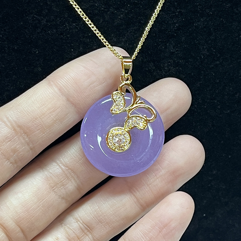 Lavendel Serenity Jade og Gold Cherry Blossom Pendant Halskæde med Cubic Zirconia