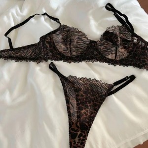 Sexet lingeri for intim appel. Ultra - Tynd bh -sæt med leopardprint, broderi og blonder. BRAS til store bryster, der minimerer udseendet og forhindrer sagging WLV345Price:$119.99