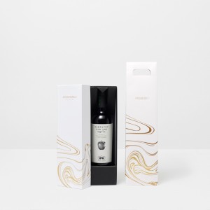 Golden minimalistisk gaveæske