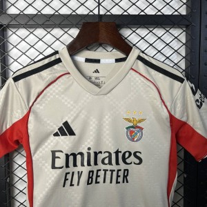 25/26 børn Benfica Away Størrelse: 16-28