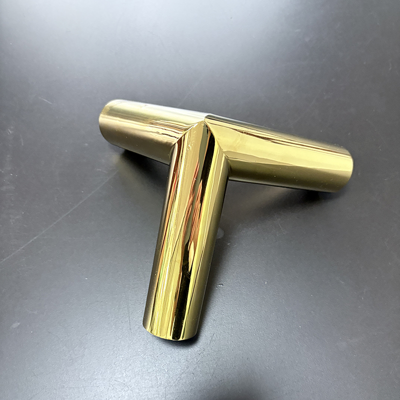 Zotye rustfrit stål guld elektroplettet trekantet tre-Dimensionel hul stativ ornament