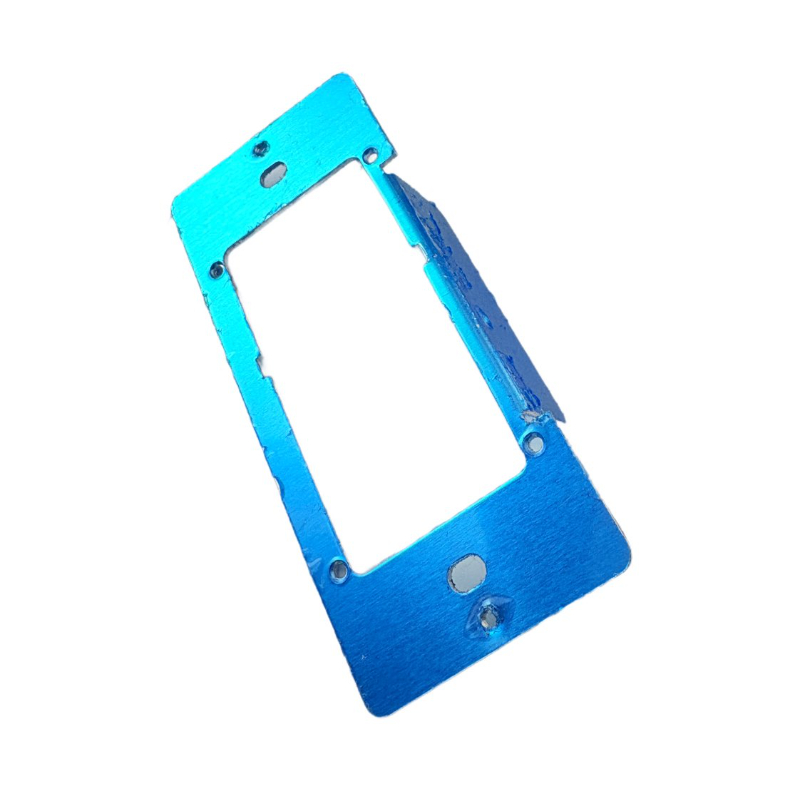 Metalbeslag til elektroniske enheder