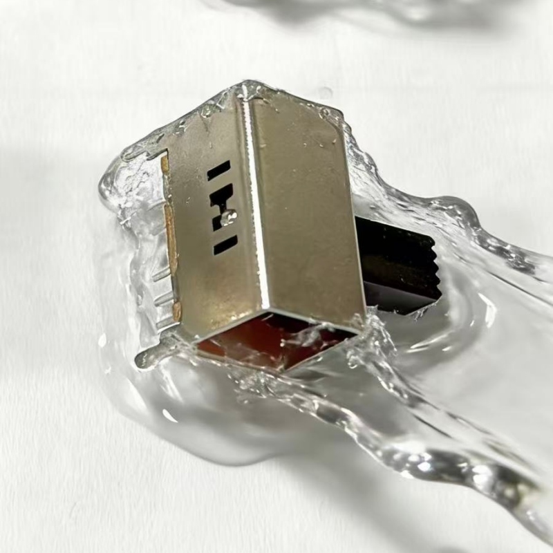 IP67 vs IP68: Hvad\\er den virkelige forskel i vandtæt switch beskyttelse ratings?